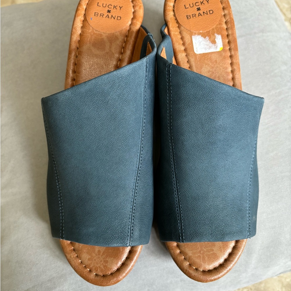 NEW! Lucky Brand Blue leather wedge shoes size 10 M - Picture 3 of 7
